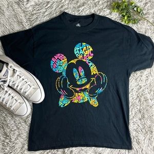Disney Mickey Mouse Back and neon men’s graphic tee size L